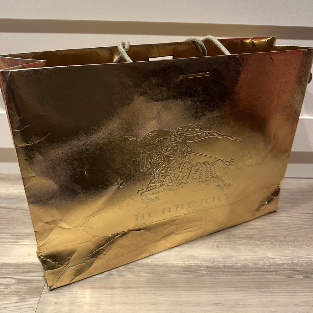 Medium size Burberry shopping bag
